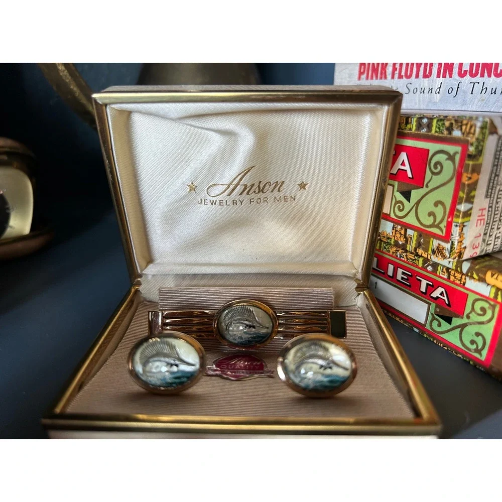 Anson Vintage Mens Gold Tone Marlin Sailfish Tie Bar and‎ Cufflinks Set with Box